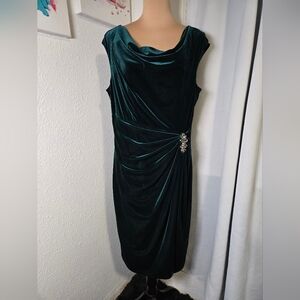 Elegant Green Evening Dress